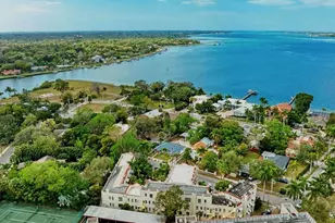 210 N 17th St W, Bradenton, FL 34205 - Photo 10