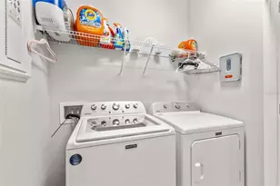 2467 Mangum Ct, Sarasota, FL 34237 - Photo 28