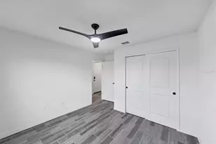 7335 34th Ct E, Sarasota, FL 34243 - Photo 18