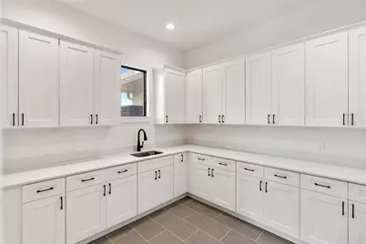 530 De Narvaez Drive, Longboat Key, FL 34228 - Photo 8