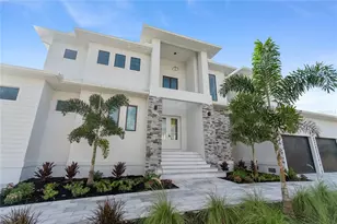 530 De Narvaez Dr, Longboat Key, FL 34228 - Photo 2