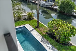 530 De Narvaez Dr, Longboat Key, FL 34228 - Photo 4