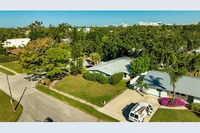 2695 S East Avenue, Sarasota, FL 34239 - Photo 16