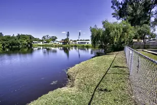 6116 38th Ave W, Bradenton, FL 34209 - Photo 2