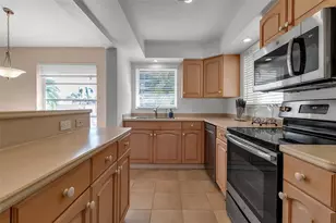 369 S Polk Dr, Sarasota, FL 34236 - Photo 6