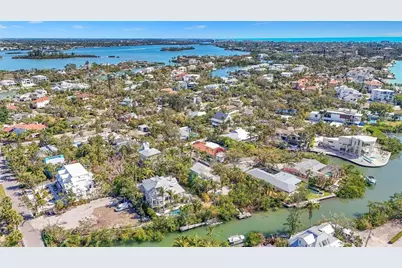 111 Faubel Street, Sarasota, FL 34242 - Photo 8