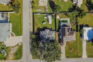 3305 Williamsburg St, Sarasota, FL 34231 - Photo 8