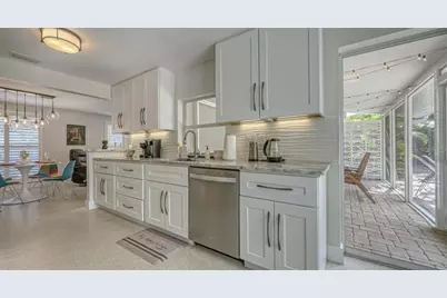 2904 Homasassa Road, Sarasota, FL 34239 - Photo 16