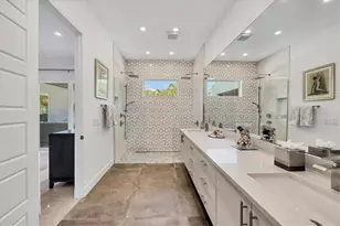 2711 Blossom Dr, Sarasota, FL 34239 - Photo 22