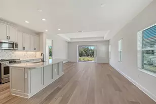 2537 Star Apple Wy, Sarasota, FL 34240 - Photo 2