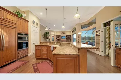 8250 Hugh Alison Place, Sarasota, FL 34240 - Photo 10