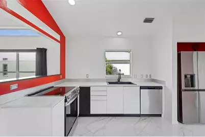 721 Spring Lakes Boulevard, Bradenton, FL 34210 - Photo 6