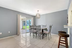 5474 Riverbluff Cir, Sarasota, FL 34231 - Photo 10