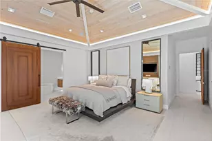 1808 Flower Dr, Sarasota, FL 34239 - Photo 16