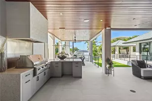 1808 Flower Dr, Sarasota, FL 34239 - Photo 32