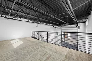 6566 Palmer Park Cir, Sarasota, FL 34238 - Photo 8