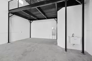 6566 Palmer Park Cir, Sarasota, FL 34238 - Photo 12