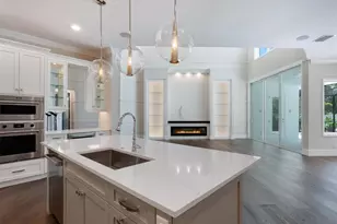 1637 Hyde Park St, Sarasota, FL 34239 - Photo 14