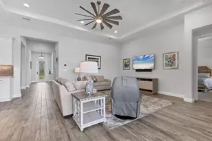 9008 Bernini Pl, Sarasota, FL 34240 - Photo 8