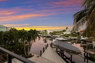 201 N Harbor Dr, Holmes Beach, FL 34217 - Photo 4