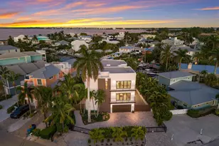 201 N Harbor Dr, Holmes Beach, FL 34217 - Photo 8