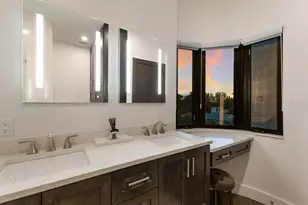 201 N Harbor Dr, Holmes Beach, FL 34217 - Photo 20