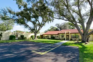 1217 56th St W, Bradenton, FL 34209 - Photo 2