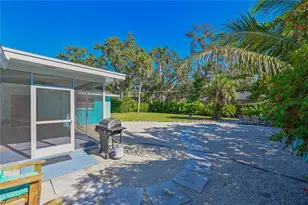 1133 Montezuma Dr, Bradenton, FL 34209 - Photo 26