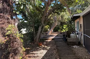 1721 Birchwood St, Sarasota, FL 34231 - Photo 6