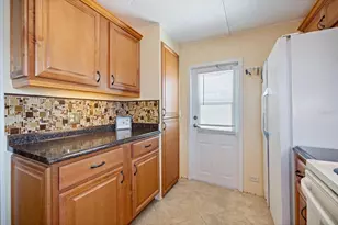 251 Southwinds Dr, Sarasota, FL 34231 - Photo 12