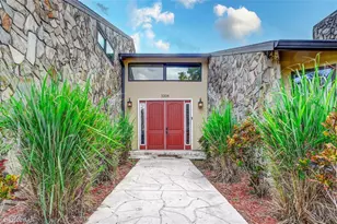 3304 Moran Rd, Tampa, FL 33618 - Photo 2