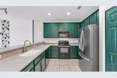 13138 Sonoma Bend Place, Gibsonton, FL 33534 - Photo 6