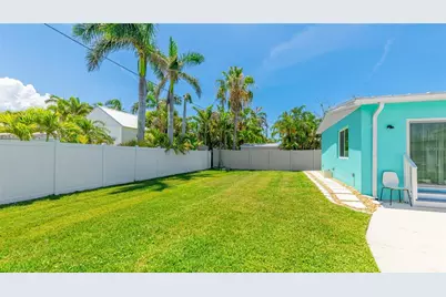 2713 Avenue C, Holmes Beach, FL 34217 - Photo 30