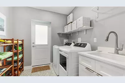 2713 Avenue C, Holmes Beach, FL 34217 - Photo 26