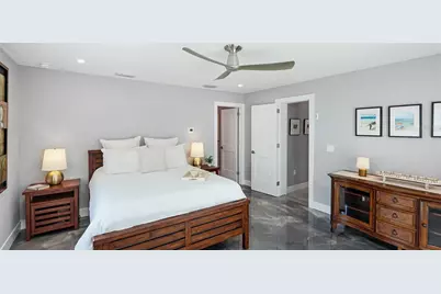 2713 Avenue C, Holmes Beach, FL 34217 - Photo 8