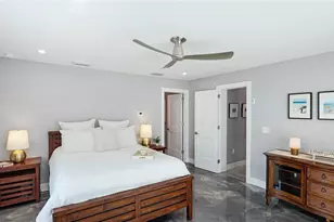 2713 Avenue C, Holmes Beach, FL 34217 - Photo 8