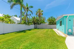 2713 Avenue C, Holmes Beach, FL 34217 - Photo 28