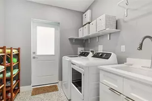 2713 Avenue C, Holmes Beach, FL 34217 - Photo 24
