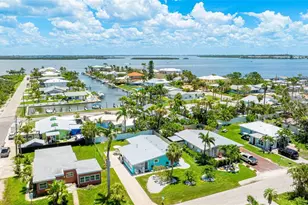 2713 Avenue C, Holmes Beach, FL 34217 - Photo 34