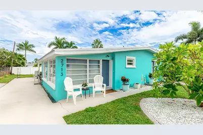 2713 Avenue C, Holmes Beach, FL 34217 - Photo 2