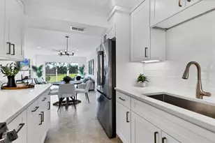 3810 Gulf of Mexico Dr, Longboat Key, FL 34228 - Photo 10