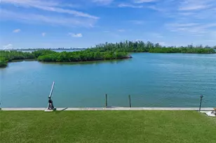 1386 Tangier Way, Sarasota, FL 34239 - Photo 16