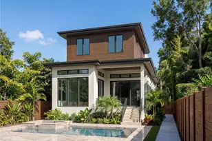 4183 Roberts Point Cir, Sarasota, FL 34242 - Photo 2