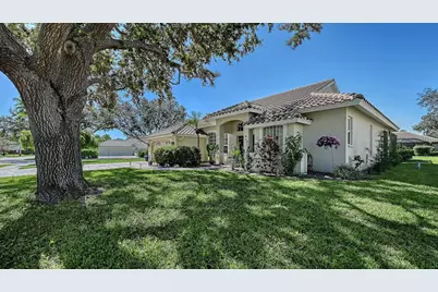 9011 Misty Creek Drive, Sarasota, FL 34241 - Photo 8