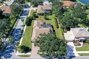9011 Misty Creek Dr, Sarasota, FL 34241 - Photo 12