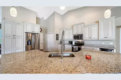 9011 Misty Creek Drive, Sarasota, FL 34241 - Photo 20