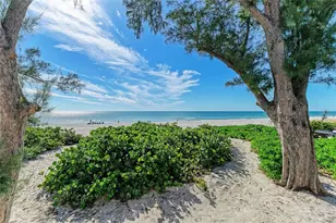 101 73rd St, Holmes Beach, FL 34217 - Photo 40