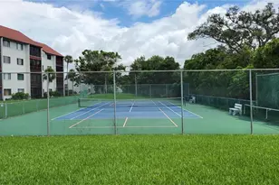 1634 Stickney Point Rd, Sarasota, FL 34231 - Photo 26