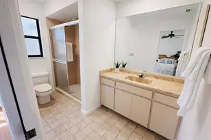 4581 Lakecrest Pl, Sarasota, FL 34233 - Photo 12