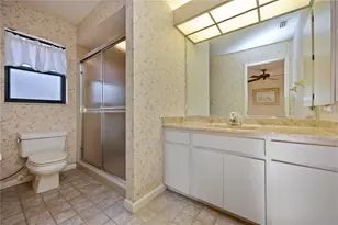 4581 Lakecrest Pl, Sarasota, FL 34233 - Photo 14